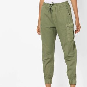 GAP Cargo Joggers with Washwell (Nwts)
